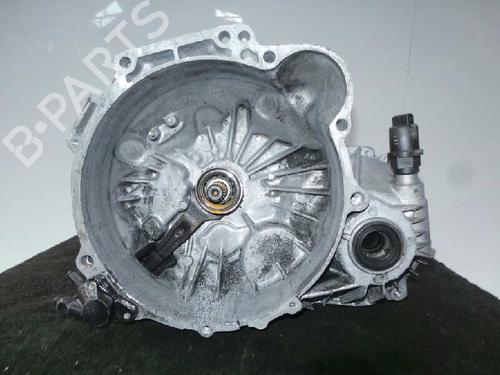 Used Gearbox HYUNDAI SANTAMO 2.0 (105 hp) 5693320