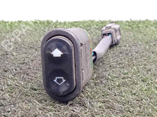 Used Left rear window switch Left rear window switch MAHINDRA BOLERO Pickup 2.5 D 4x4 (100 hp) 27831378 27831378