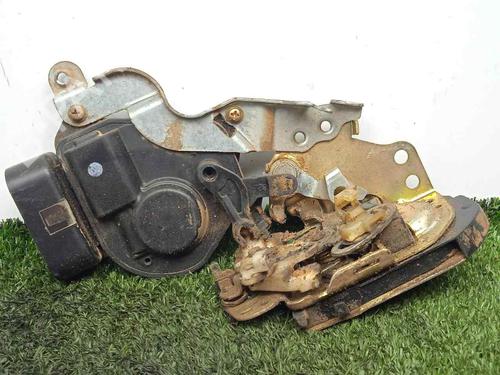 Used Front left lock TOYOTA RAV 4 II (_A2_) 2.0 D 4WD (CLA20_, CLA21_, CLA20R, CLA21R) (116 hp) 23338286