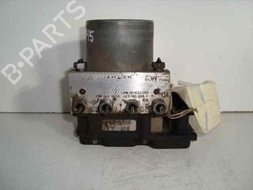 Used ABS pump RENAULT MEGANE II Saloon (LM0/1_) 1.5 dCi (LM0F, LM0T, LM2B) (82 hp) 5738696