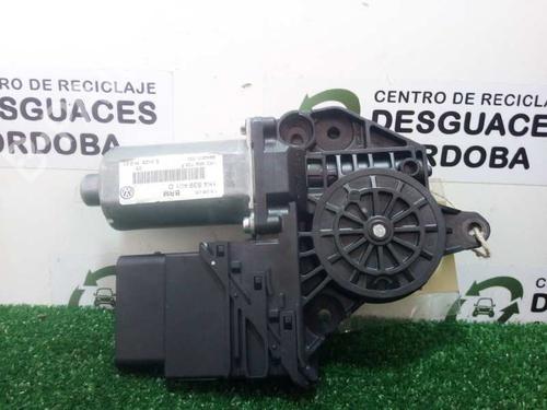 Moteur de lève-vitre arrière gauche VW GOLF V (1K1) 1.6 FSI (115 hp) 5735170