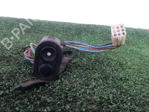 Used Right front window switch OPEL ASTRA F Saloon (T92) [1991-2001]  5722255