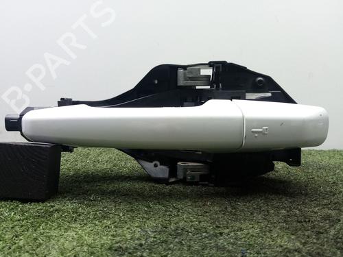 Used Front left exterior door handle Front left exterior door handle LAND ROVER DISCOVERY V (L462) 2.0 Sd4 4x4 (241 hp) 34340946 34340946