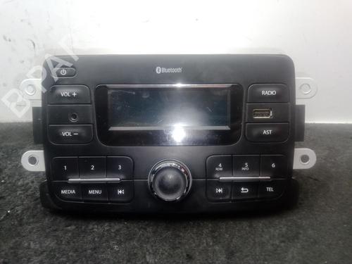 Used Radio Radio DACIA DUSTER (HS_) 1.5 dCi (HSMC) (107 hp) 35754433 35754433