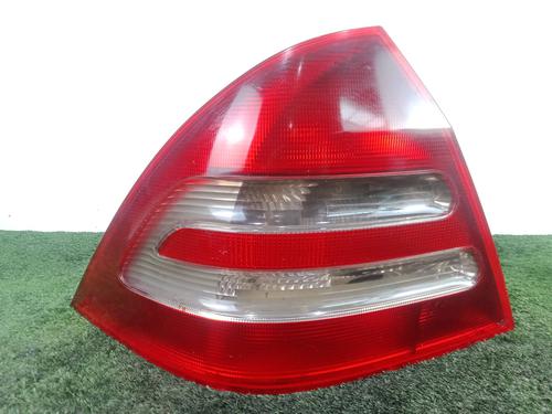 left-taillight-mercedes-benz-c-class-w203-2000-2001-2002-2003-2004-2005-2006-2007-32220250 main image