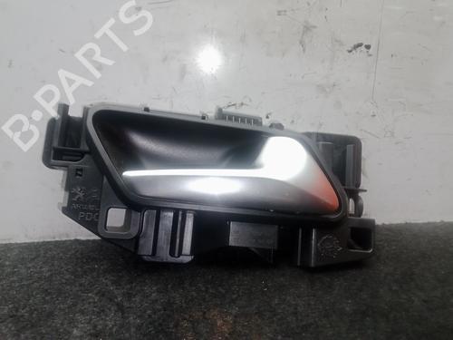 Højre fortil invendig håndtag Højre fortil invendig håndtag PEUGEOT 2008 II (UD_, US_, UY_, UJ_, UR_, UC_) 1.2 PureTech 100 (USHNK) (101 hp) 34538185 34538185
