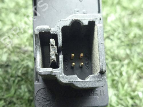 Interrupteur de vitre arrière droite PEUGEOT 307 Break (3E) 2.0 HDI 110 | BP30773806I28