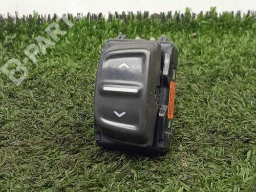 Used Left front window switch Left front window switch DACIA SANDERO II 1.5 dCi 75 / Blue dCi 75 (B8JW, B8M4, B8AH, B8M7, B8M6) (75 hp) 10397385 10397385