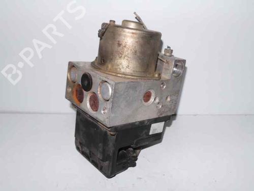 Used ABS pump NISSAN X-TRAIL I (T30) 2.2 DCi (114 hp) 5747662