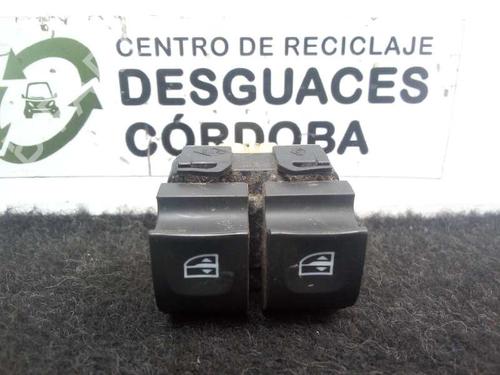 Used Left front window switch RENAULT CLIO IV (BH_) [2012-2021]  12208817