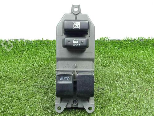 Used Left front window switch TOYOTA YARIS (_P9_) 1.4 D-4D (NLP90_, NLP90R) (90 hp) 21551594