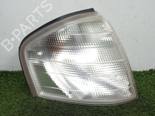 Used Right front indicator MERCEDES-BENZ C-CLASS (W202) C 220 CDI (202.133) (125 hp) 31756178