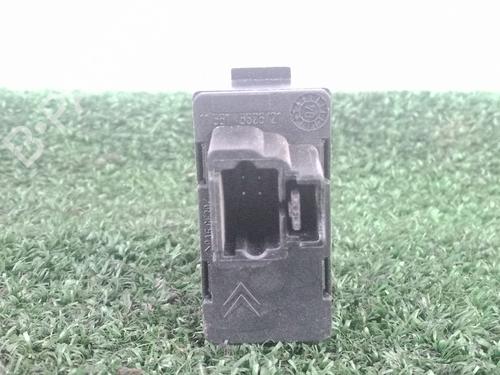 Przełącznik szyby tylnej prawej PEUGEOT 306 (7B, N3, N5) 2.0 HDI 90 | BP30777001I28