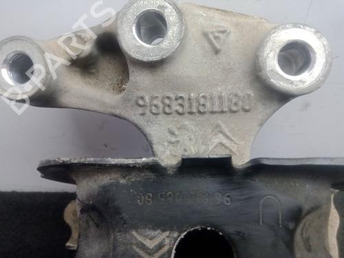 Used Engine mount PEUGEOT 208 I (CA_, CC_) 1.6 HDi / BlueHDi 75 (75 hp) 24318654