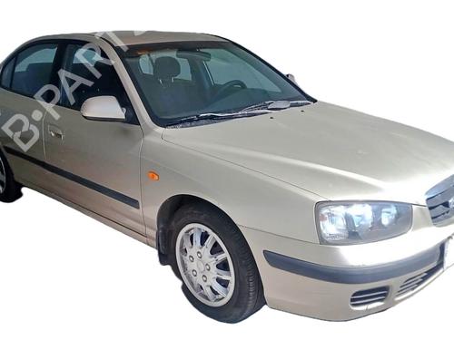 Brugte HYUNDAI ELANTRA III Saloon (XD) 2.0 CRDi 4643929