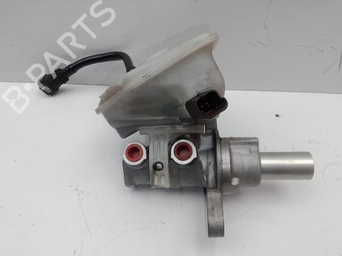 Used Brake master cylinder PEUGEOT 308 I (4A_, 4C_) 1.6 HDi (109 hp) 15494600