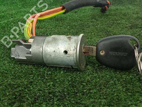 Used Ignition barrel RENAULT SCÉNIC I MPV (JA0/1_, FA0_) 1.9 dTi (JA1U) (80 hp) 31800726