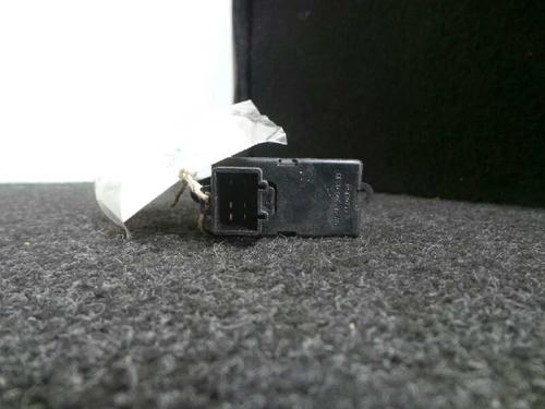 Right front window switch DAEWOO NUBIRA Saloon (J100)  | BP12208033I26 