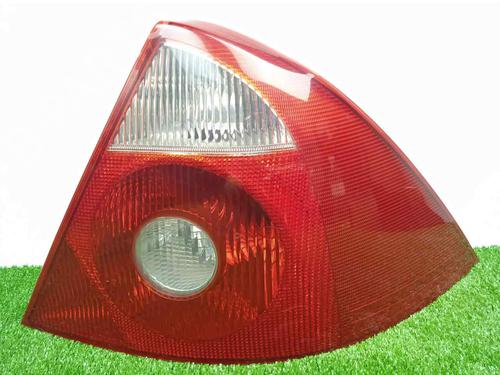 Used Right taillight FORD MONDEO III (B5Y) 2.0 16V TDDi / TDCi (115 hp) 8227308