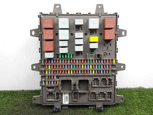 Used Fuse box RENAULT TRUCKS MIDLUM [2006-2025]  21220184