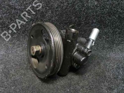 Used Steering pump NISSAN PRIMERA (P11) 1.6 16V (99 hp) 5708138