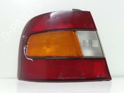 Used Left taillight HYUNDAI LANTRA I (J-1) [1990-1995]  22238371