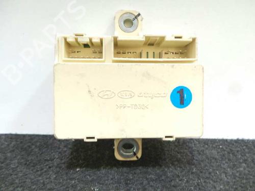 Used Control unit KIA SPORTAGE II (JE_, KM_) 2.0 i 16V (141 hp) 5709676