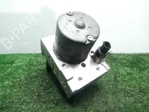 Used ABS pump TOYOTA AVENSIS (_T25_) 1.8 VVT-i (ZZT251_, ZZT251R) (129 hp) 30504945