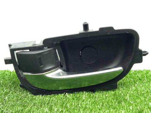 Used Rear left interior door handle TOYOTA YARIS (_P13_) 1.3 (NSP130_, NSP130) (99 hp) 10212732