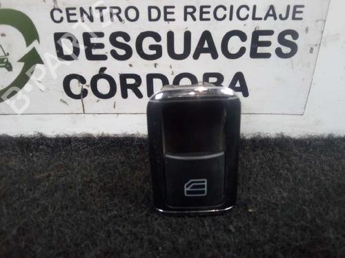 Used Right rear window switch MERCEDES-BENZ C-CLASS (W204) [2007-2015]  12208802