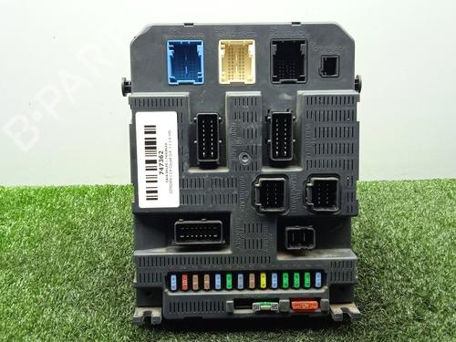 Used Fuse box CITROËN C4 Coupe (LA_) 1.6 HDi (90 hp) 30902889