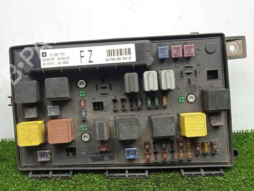 Used Fuse box OPEL ASTRA H (A04) [2004-2014]  11808311