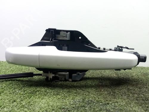 Used Front right exterior door handle Front right exterior door handle LAND ROVER DISCOVERY V (L462) 2.0 Sd4 4x4 (241 hp) 34340947 34340947