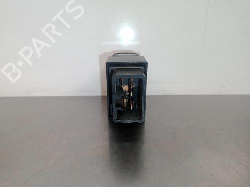 Right rear window switch HYUNDAI MATRIX (FC)  | BP21552606I28 