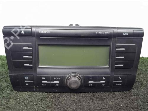 Used Radio SKODA OCTAVIA II Combi (1Z5) 2.0 TDI (140 hp) 11503137