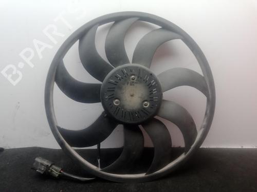 Used Radiator fan BMW 4 Convertible (F33, F83) 420 d (190 hp) 31831568