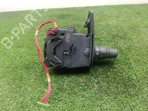 Comutador luzes Comutador luzes RENAULT CLIO III (BR0/1, CR0/1) 1.2 16V (BR02, BR0J, BR11, CR02, CR0J, CR11) (75 hp) 39744116 39744116
