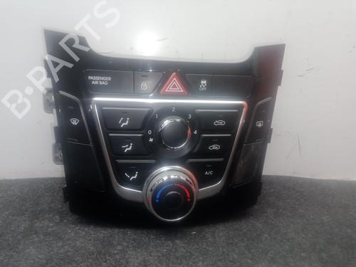 Used Climate control HYUNDAI i30 (GD) 1.4 CRDi (90 hp) 31971415