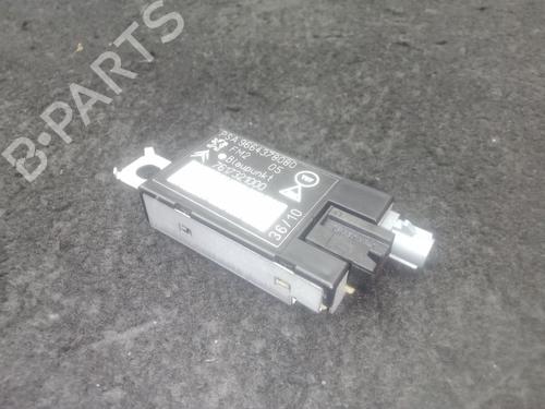 Antena/Base Antena/Base PEUGEOT 3008 I MPV (0U_) 2.0 HDi 150 / BlueHDi 150 (150 hp) 35966310 35966310