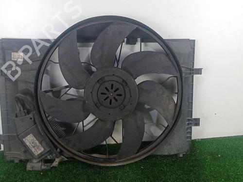 Used Radiator fan MERCEDES-BENZ CLK (C209) CLK 270 CDI (209.316) (170 hp) 30902734