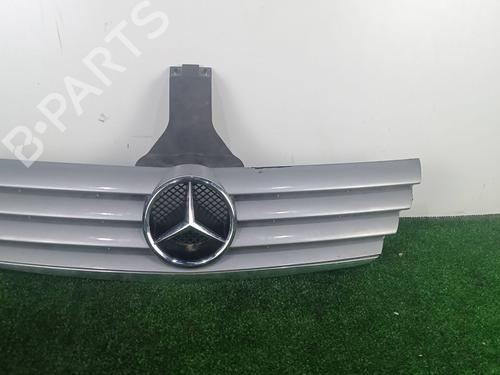 Used Grille MERCEDES-BENZ C-CLASS Coupe (CL203) [2001-2011]  27562369