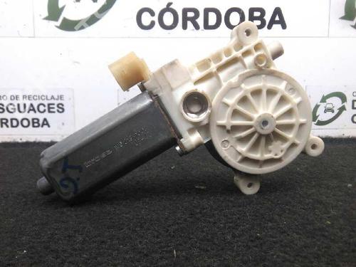 Moteur de lève-vitre avant gauche RENAULT CLIO II (BB_, CB_) 1.2 16V (BB05, BB0W, BB11, BB27, BB2T, BB2U, BB2V, CB05,... (75 hp) 11790443
