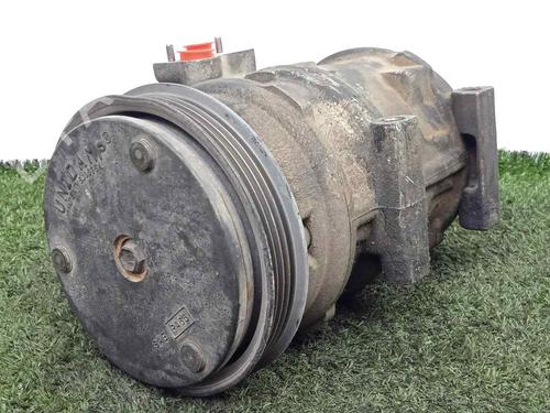 Used AC compressor KIA CARNIVAL I (UP) [1998-2001]  5686442