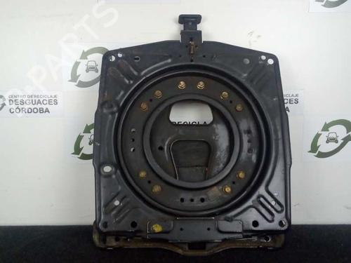 Used Right front seat Right front seat MAHINDRA BOLERO Pickup 2.5 D 4x4 (100 hp) 27831410 27831410