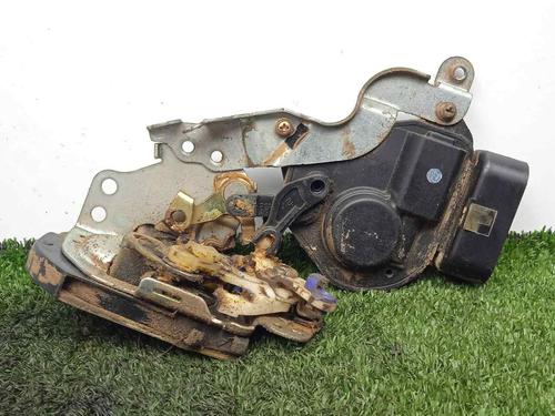 Used Front right lock TOYOTA RAV 4 II (_A2_) 2.0 D 4WD (CLA20_, CLA21_, CLA20R, CLA21R) (116 hp) 23338287