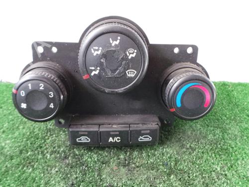 Used Climate control KIA CARENS II MPV (FJ) [2002-2013]  10294442