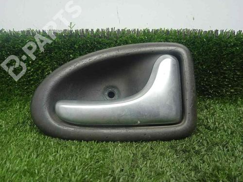 Used Front right interior door handle Front right interior door handle RENAULT MEGANE I Classic (LA0/1_) 1.9 dTi (LA08, LA0N, LA0K) (98 hp) 11172726 11172726
