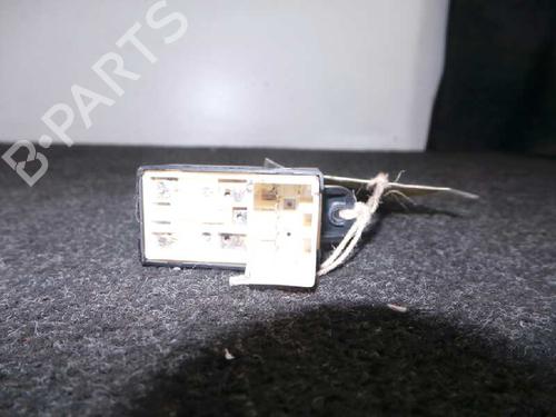 Right front window switch KIA CERATO I Hatchback (LD) 2.0 CRDi | BP12208467I26 