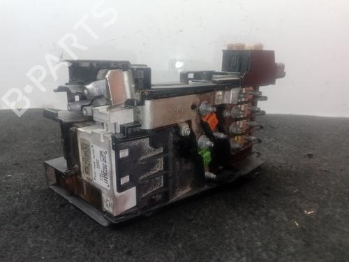 Sicherungskasten für PEUGEOT 3008 I MPV (0U_) 2.0 HDi 150 / BlueHDi 150 (150 hp) 32361197