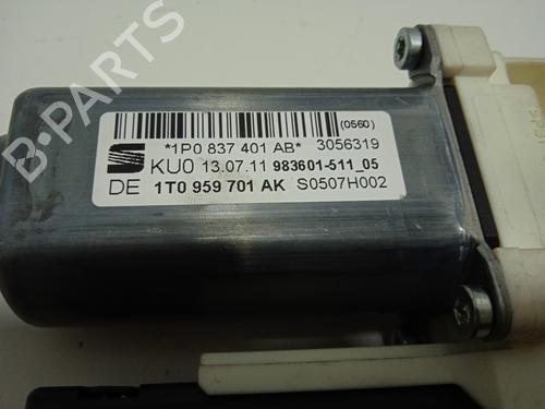 Left front window motor SEAT LEON (1P1) 1.2 TSI | BP11769796E21 